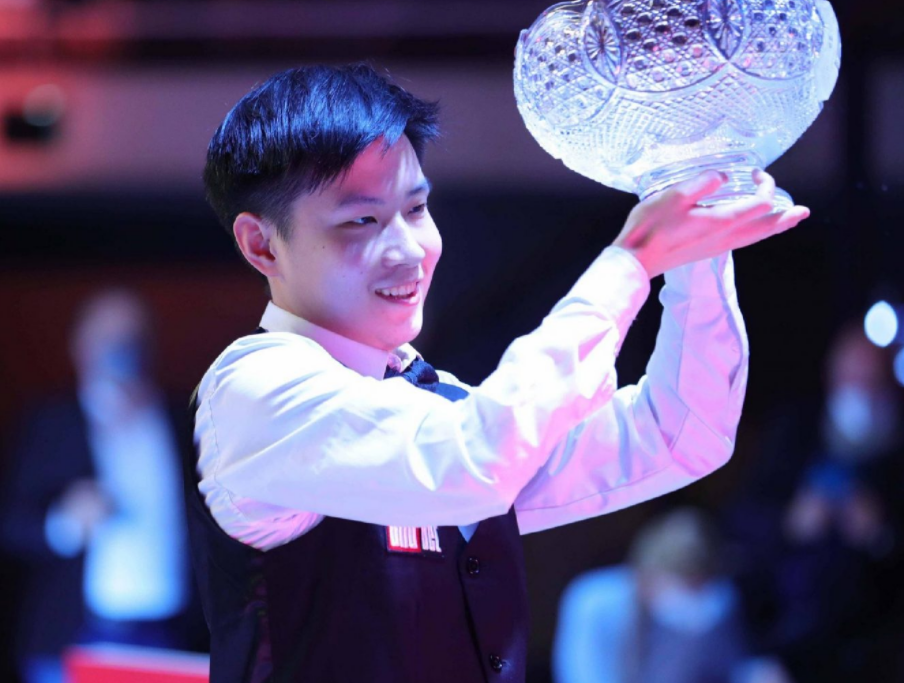 他更是被期 他更是被期