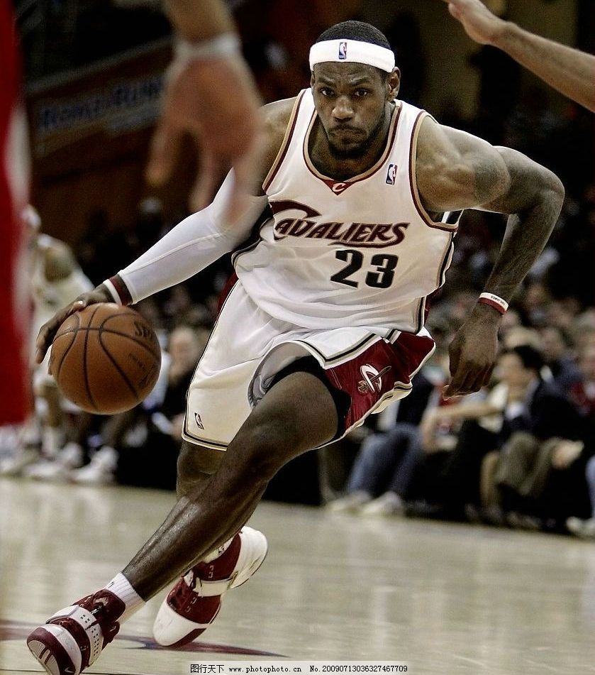 这座奖杯的 这座奖杯的